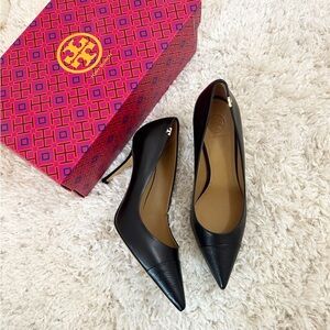 NWT!! Tory Burch Penelope 85mm Cap-Toe Pump Heels Shoes in Black Gold size 8